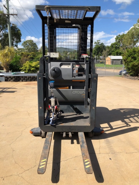 Used Crown Stockpicker SP3400