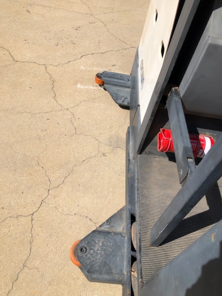 Used Crown Stockpicker SP3400